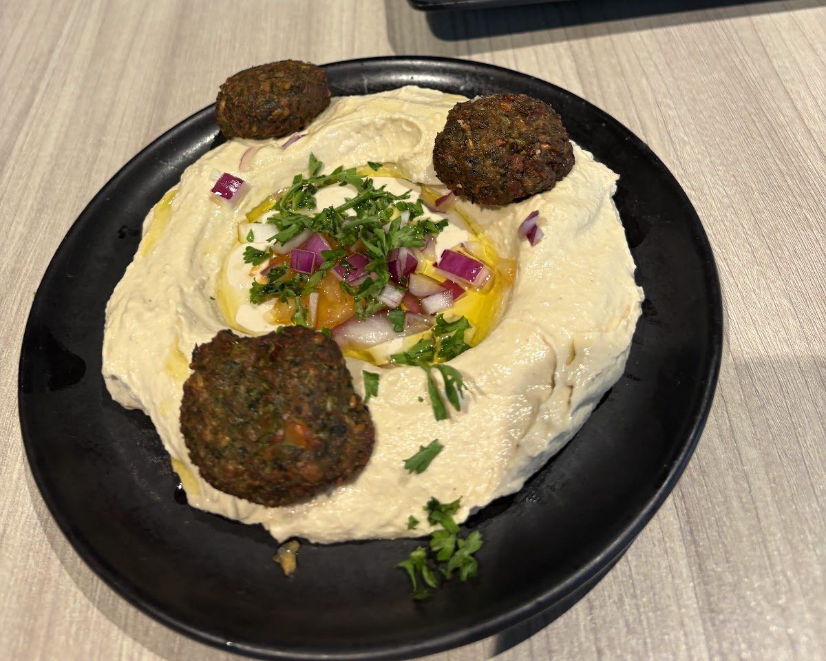 Hummus con falafel